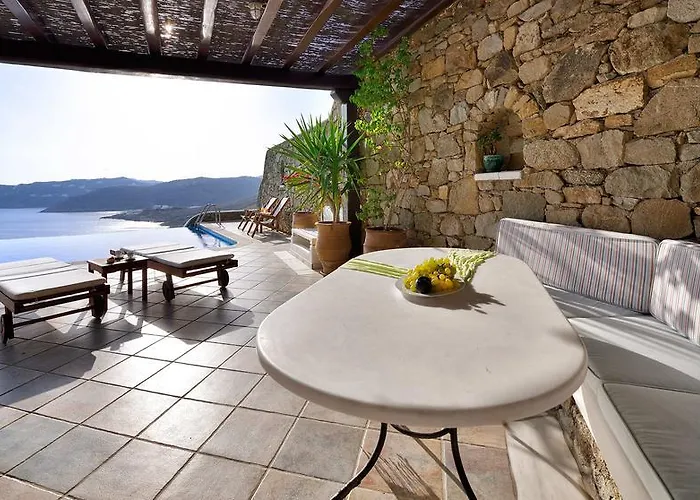 Vila Mykonian Dianthus *