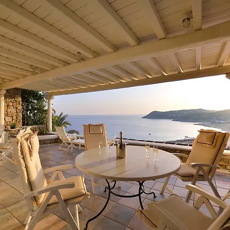 Villa Mykonian Dianthus