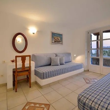 Mykonian Dianthus Villa *